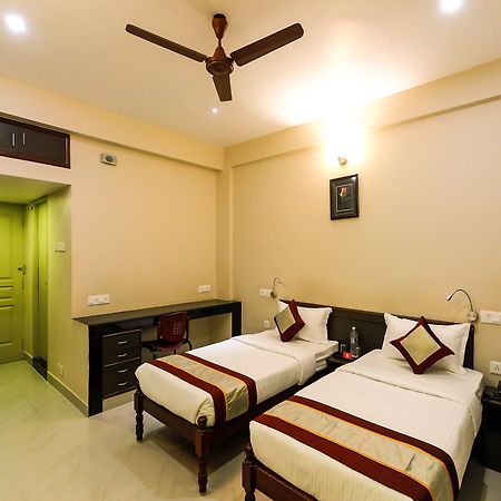 Hotel Oyo Flagship 12665 Chrompet Chennai Exterior foto
