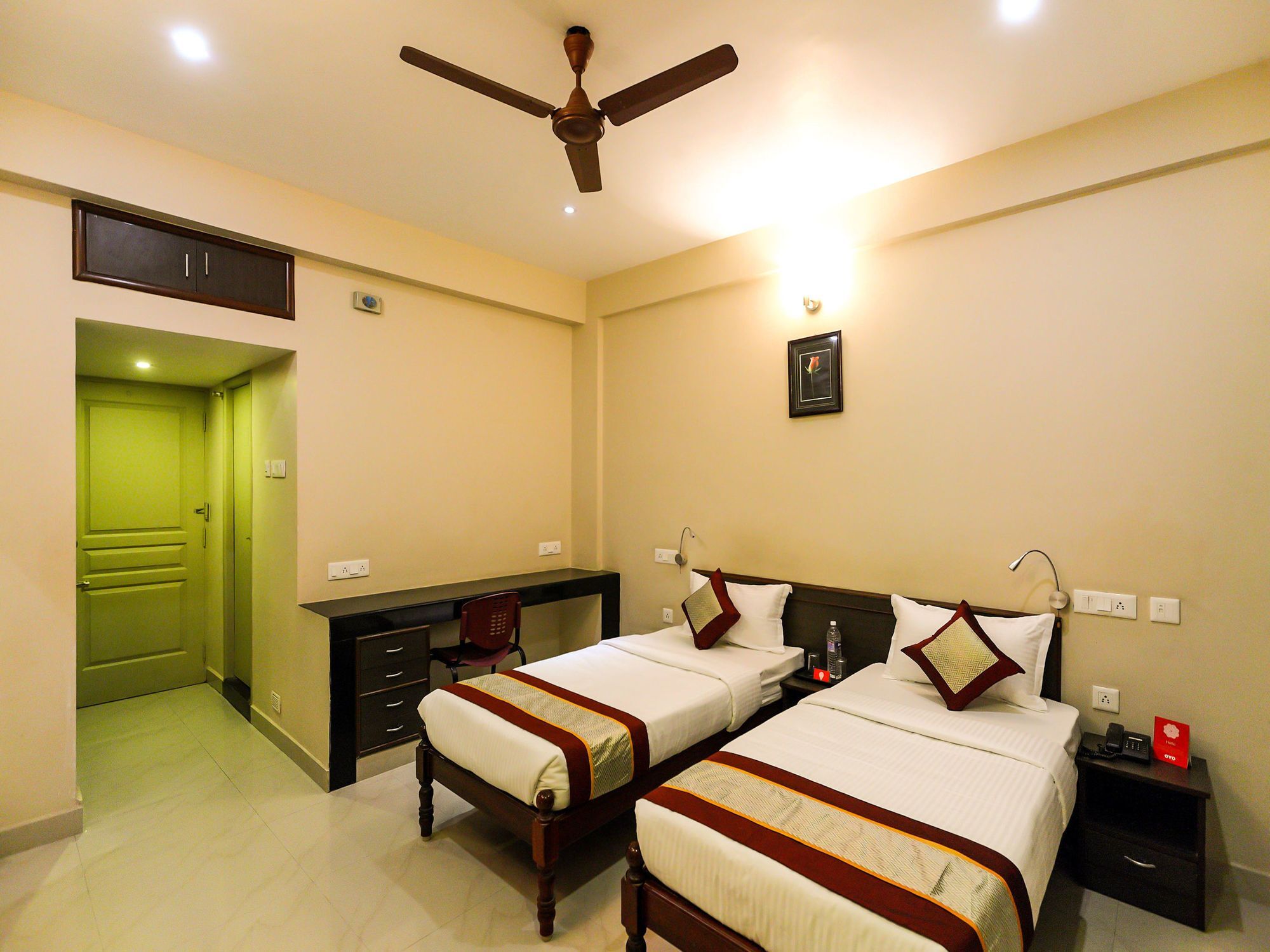 Hotel Oyo Flagship 12665 Chrompet Chennai Exterior foto