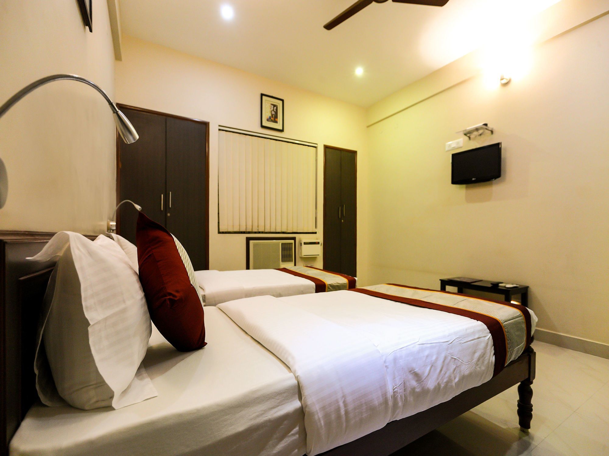 Hotel Oyo Flagship 12665 Chrompet Chennai Exterior foto